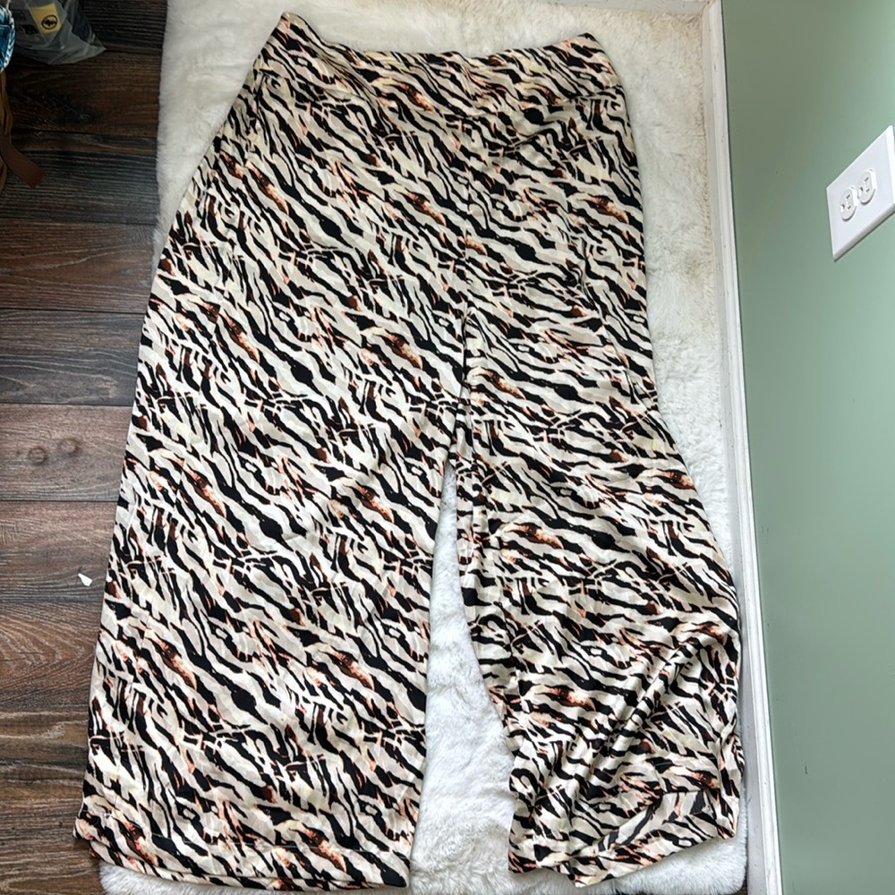 NWT torrid wide leg pants size 3 short